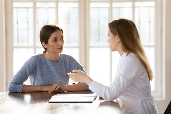 woman talking with psychologist